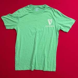 Modern Guinness St. Patrick's Day size Large 2018 Dublin 1759 Green T-Shirt Beer